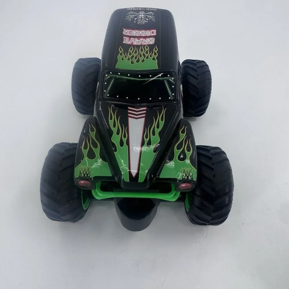 Monster Jam Grave Digger Remote Control Truck 1:10 Scale RC BKT Tires W/ Remote